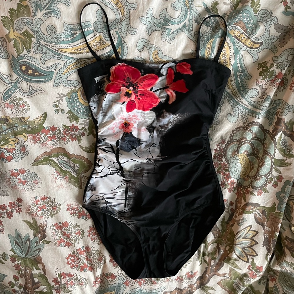 Christina 10L convertible strapless swimsuit